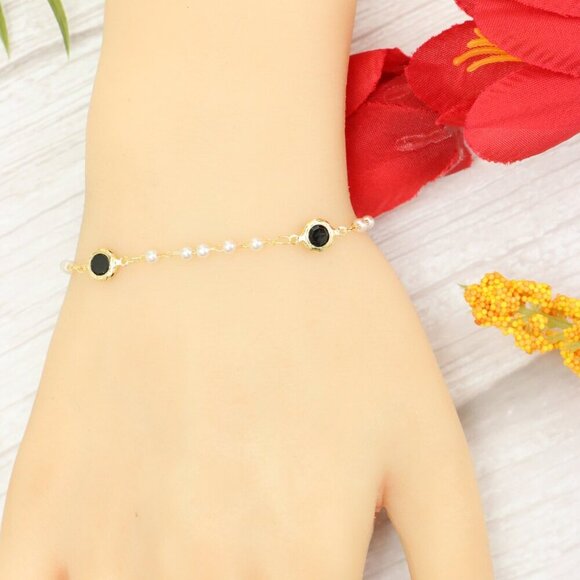 "Trendy Handmade Bracelet – A Thoughtful Gift for Girls & Women | UNVRC1422 - Picture 2 of 10